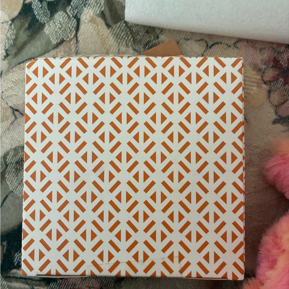 Green Beaded Bracelet with Silver Heart Charm Claudia G Lucky Lime New - Picture 2 of 2